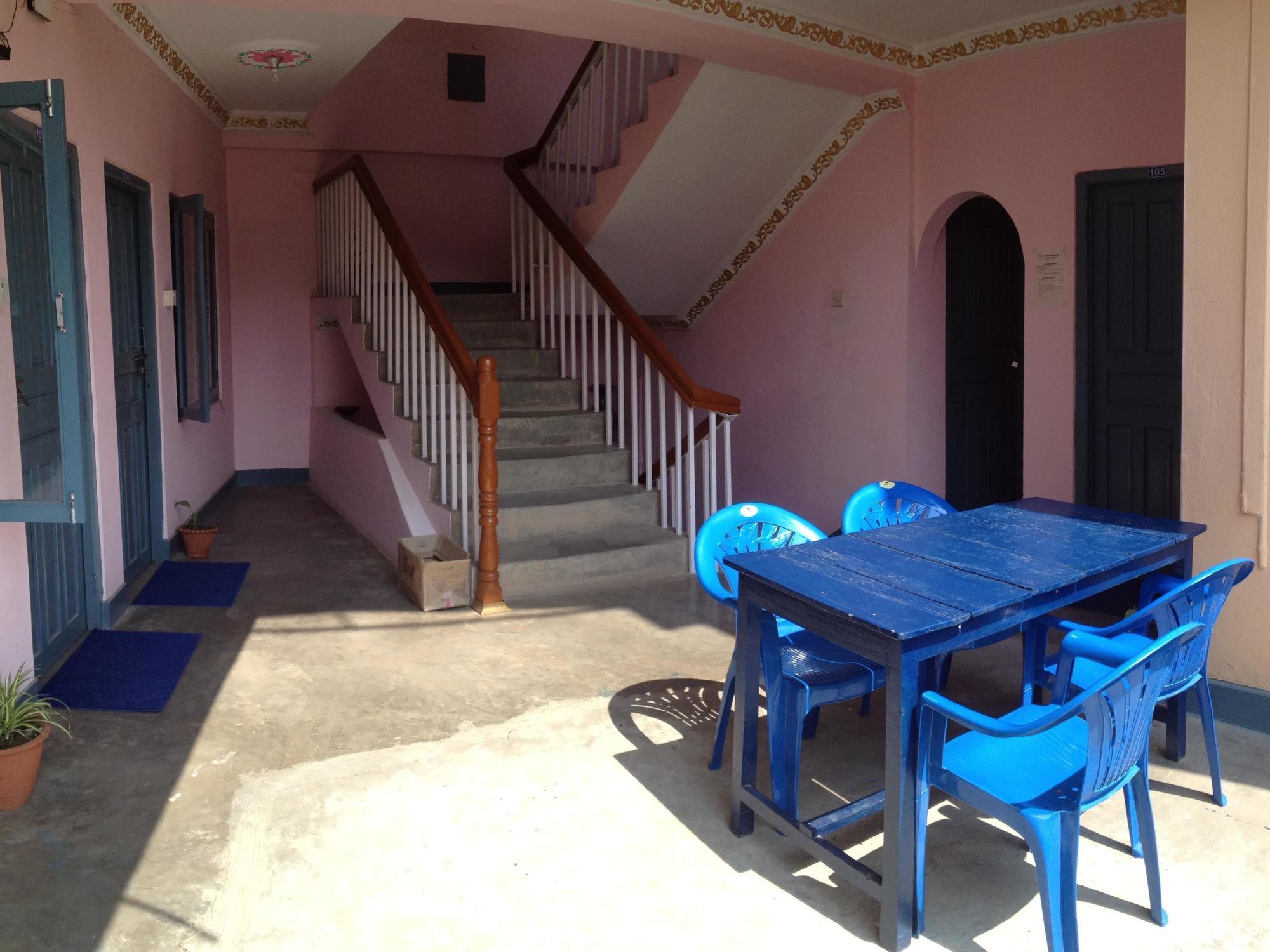 Hotel Lake House Pokhara Exterior photo