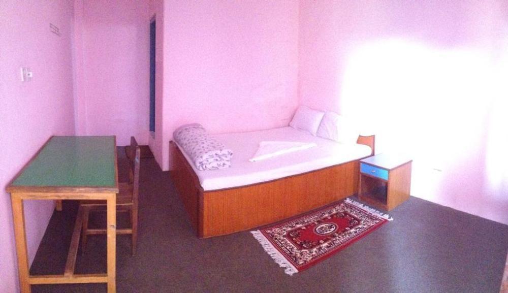 Hotel Lake House Pokhara Exterior photo