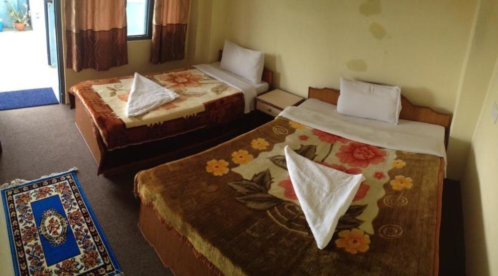 Hotel Lake House Pokhara Exterior photo